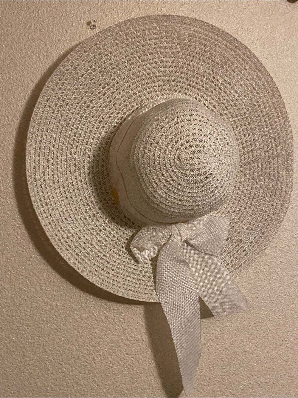 Elegant Cream Sun Hat with Ribbon One Unbranded